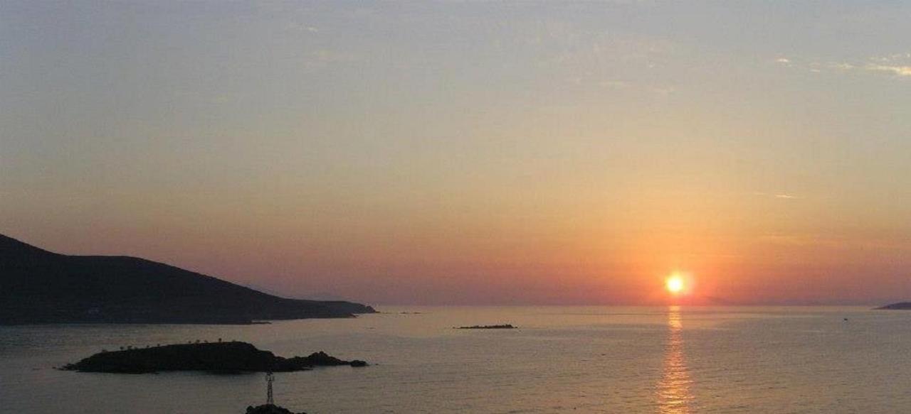 Endless Blue From Syros - Fabrika Resort House 1 Vári Kültér fotó
